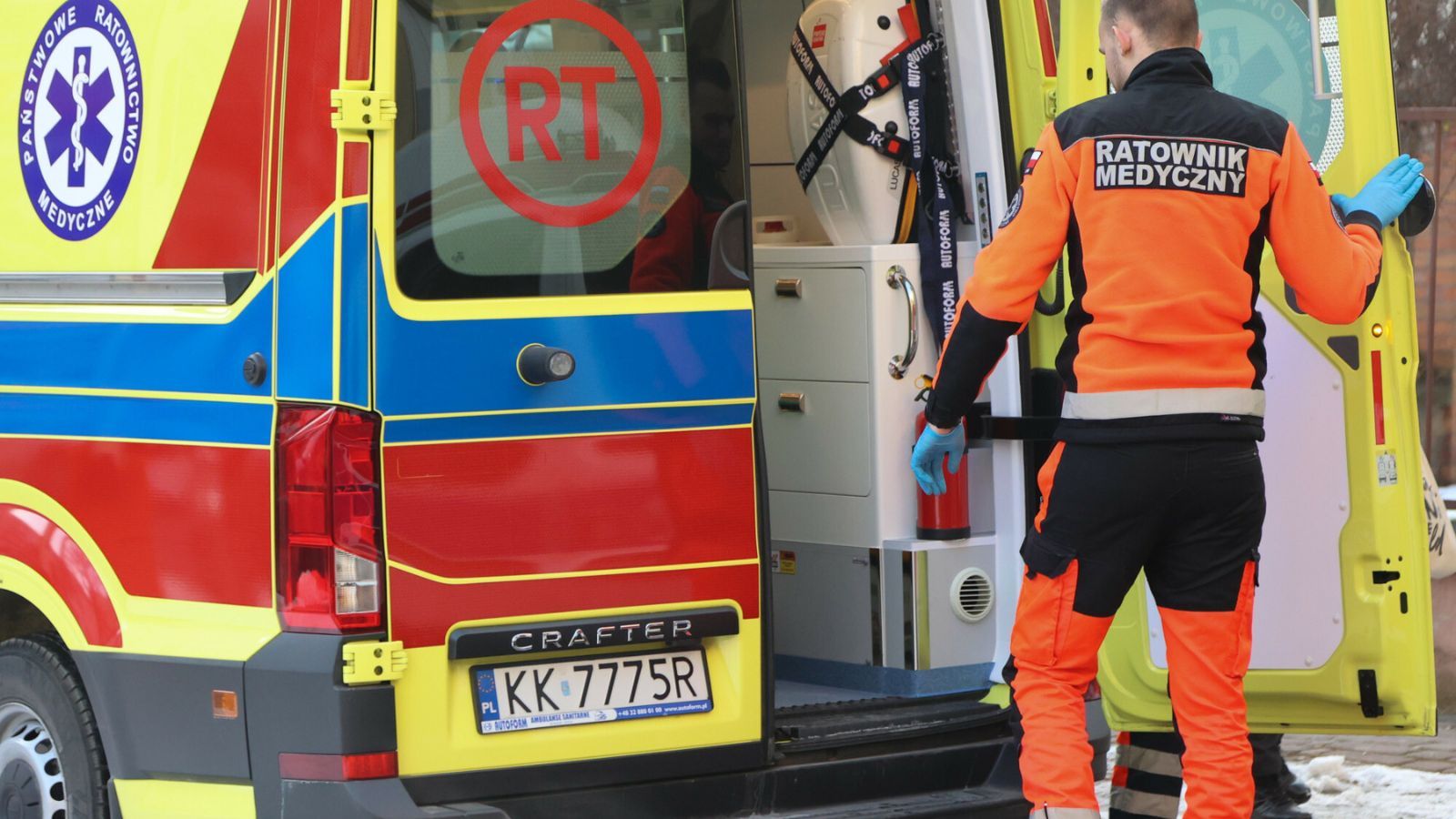 Polityczna burza przerwana tragedią. Polityk nagle zemdlał. Jego stan jest ciężki