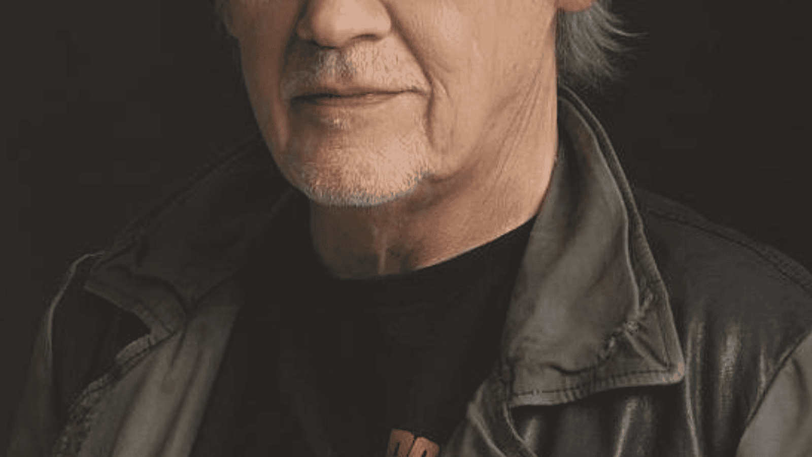 Polski pisarz walczy z agresywnym rakiem prostaty. Objawy pojawiły się gwałtownie po badaniach kontrolnych: „Myślałem, iż to wirus”