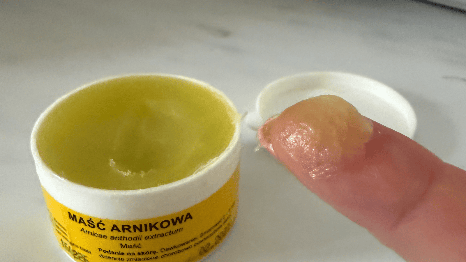 Maść z arniki za kilka złotych – naturalny sposób na ból, obrzęki i poprawę kondycji skóry